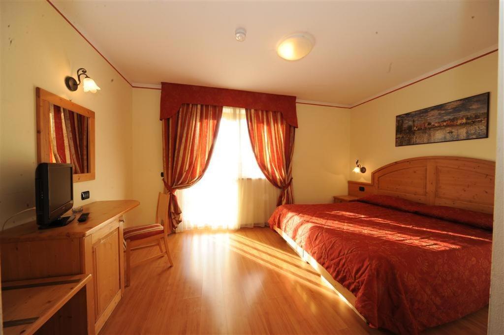 Hotel Canada Пинцоло Номер фото