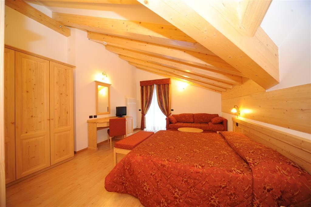 Hotel Canada Пинцоло Номер фото