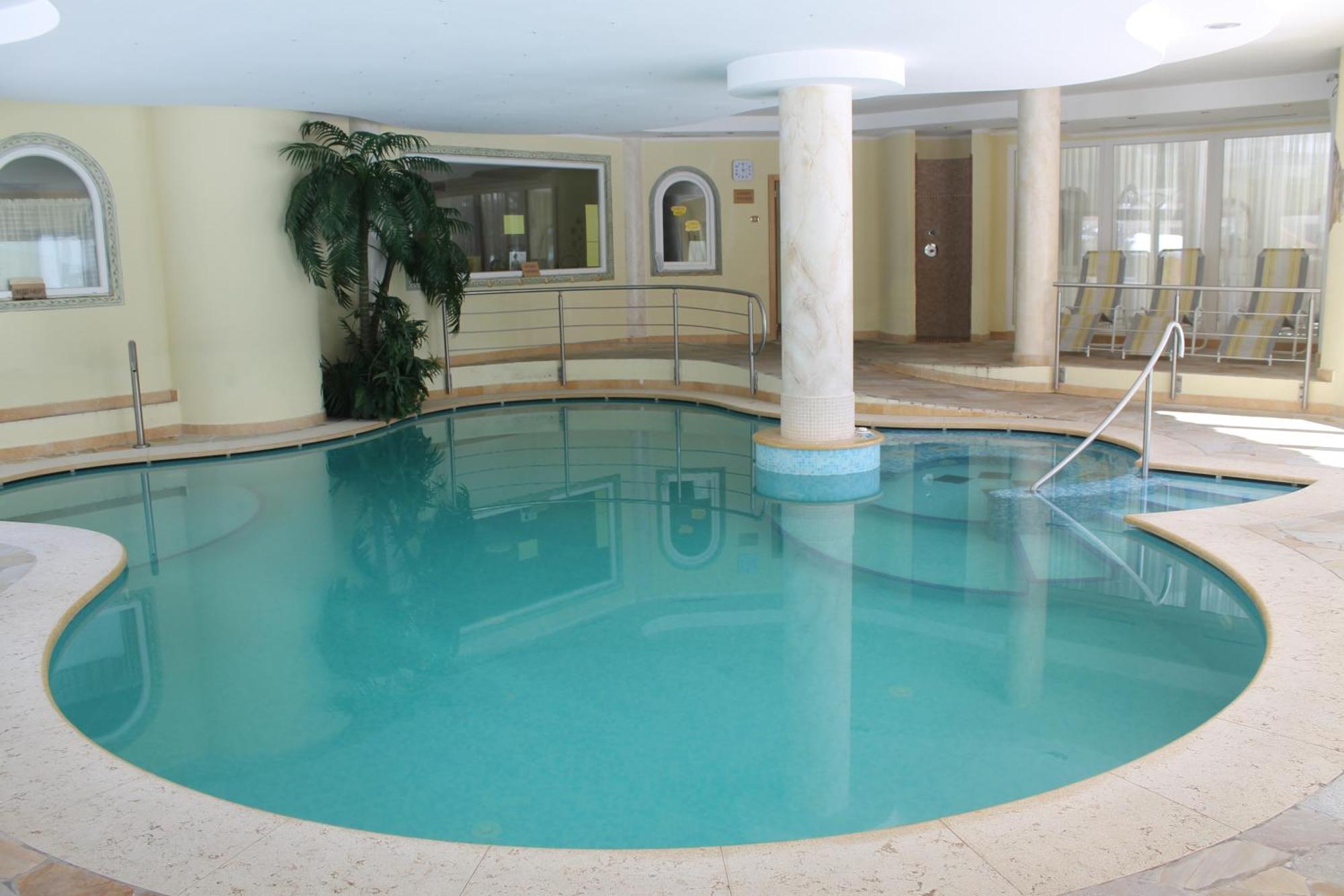 Hotel Canada Пинцоло Экстерьер фото