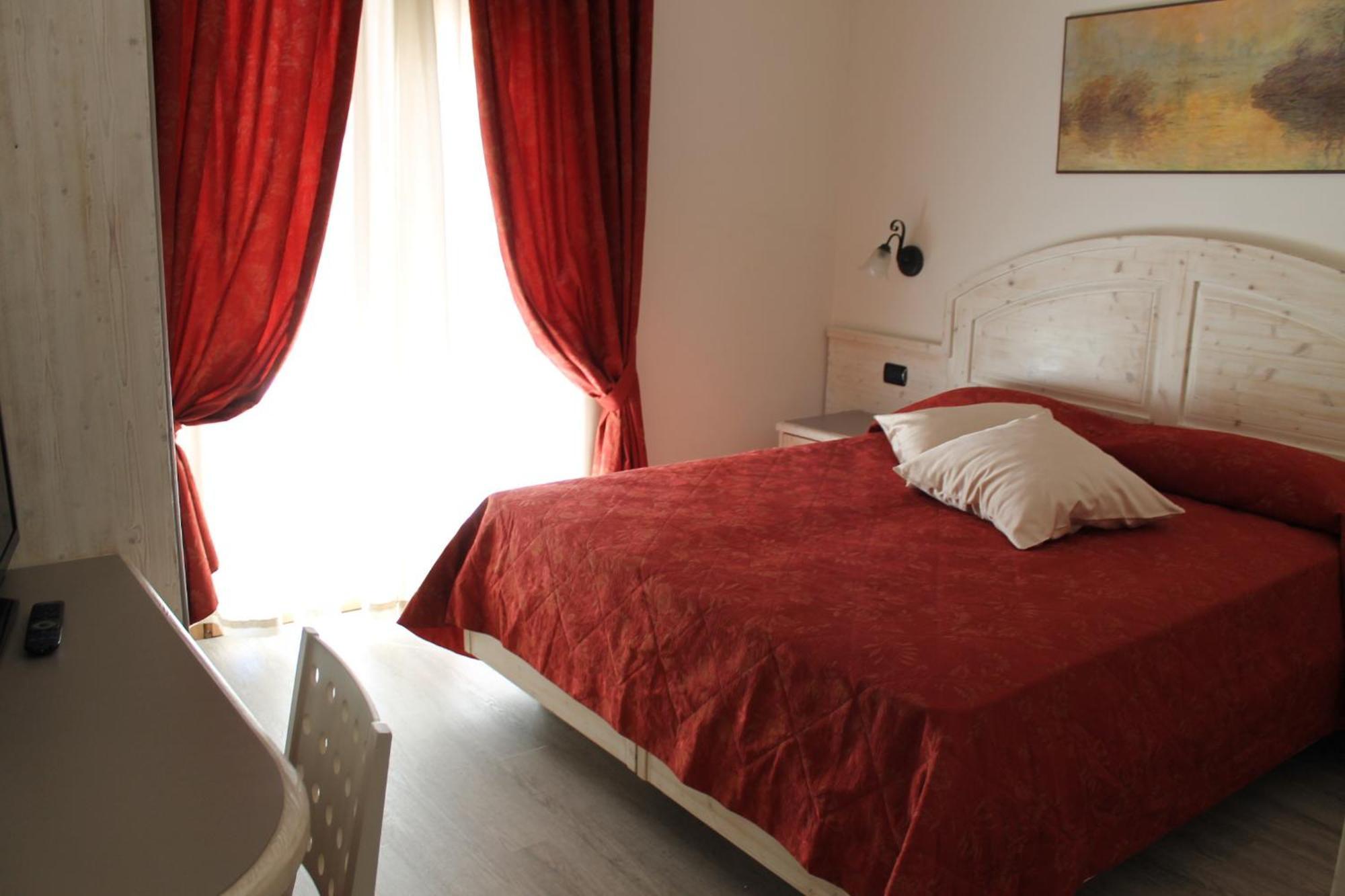 Hotel Canada Пинцоло Экстерьер фото