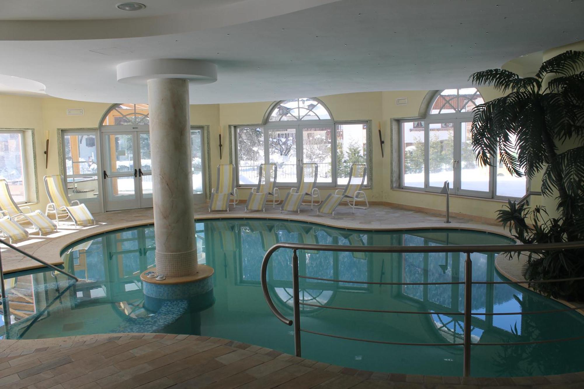 Hotel Canada Пинцоло Экстерьер фото