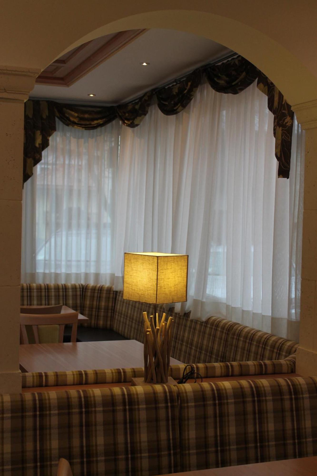 Hotel Canada Пинцоло Экстерьер фото