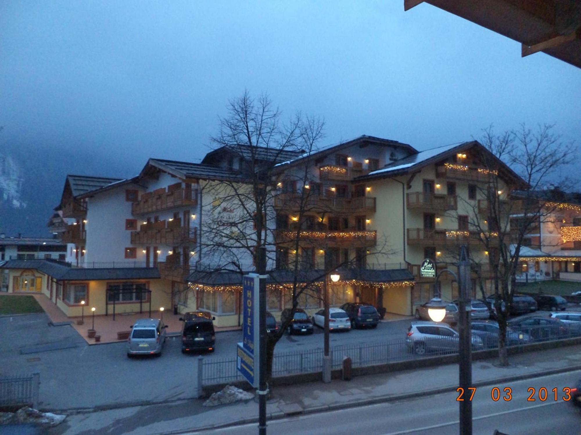 Hotel Canada Пинцоло Экстерьер фото
